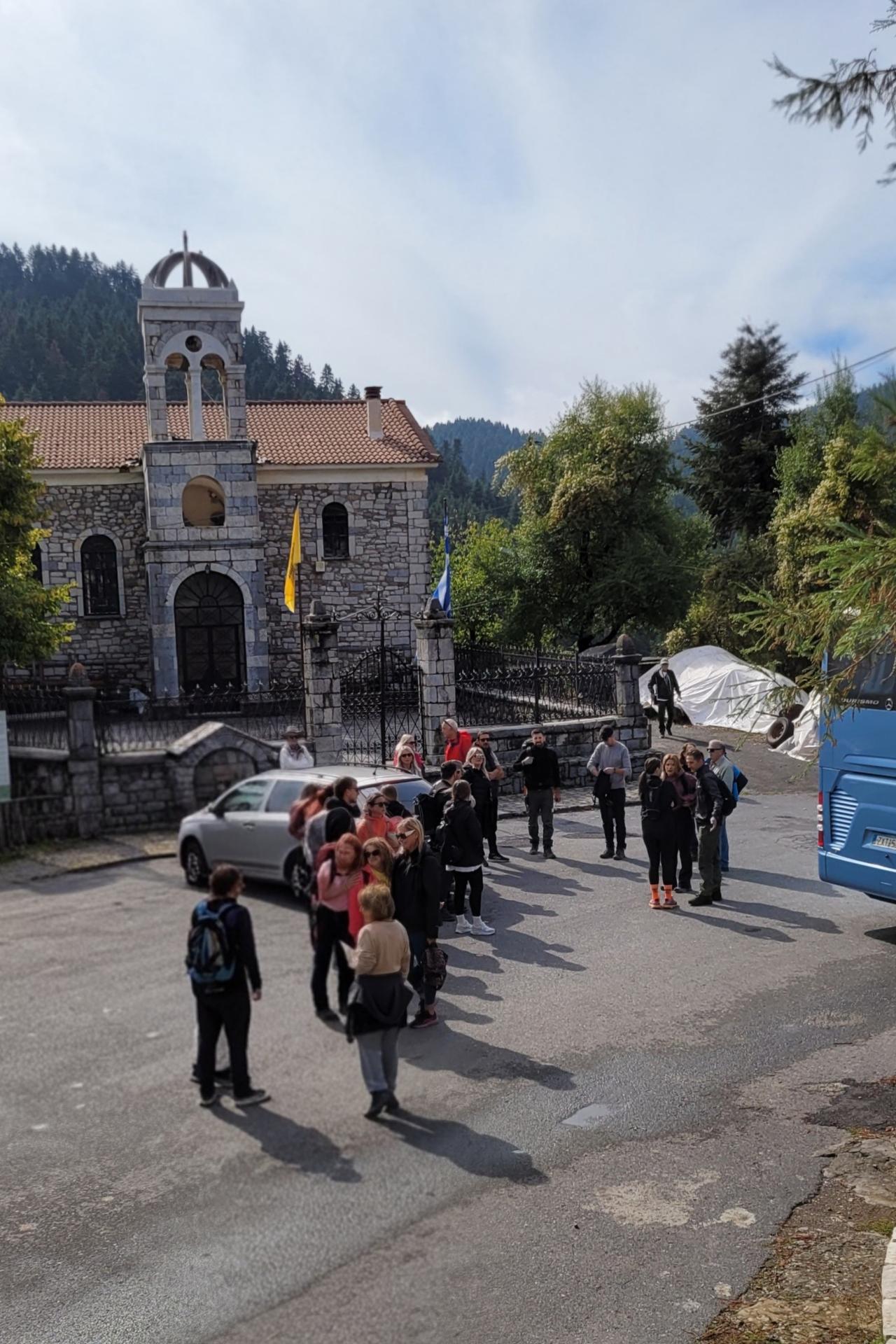 Εκκίνηση πεζοπορίας στην Ελάτη Αρκαδίας